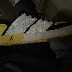 NIKE AIR JORDAN NU RETRO 1 LOW            Will clean when bought.